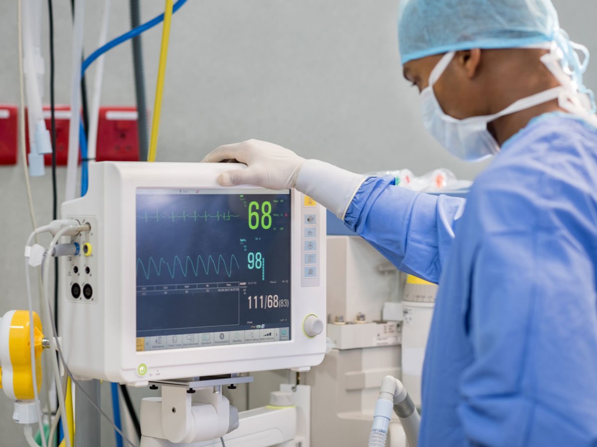 medical-device-surgeon-keeping-track-of-vital.jpg